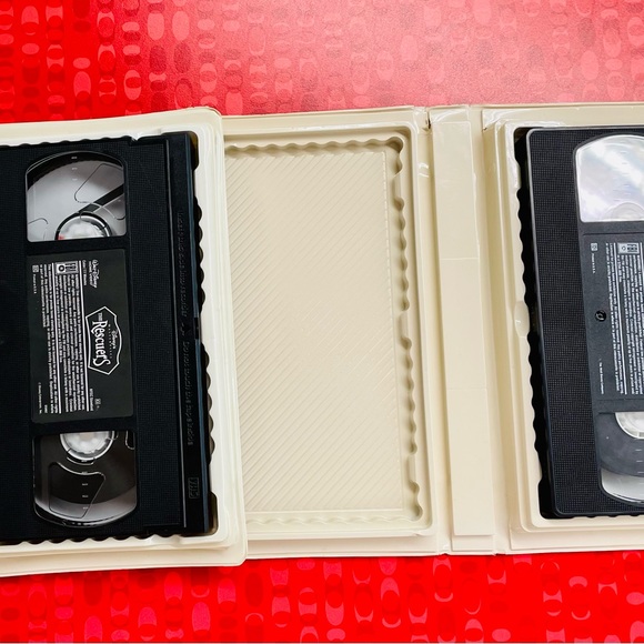 The Rescuers/The Rescuers Down Under Vintage VHS Tape - Picture 2 of 5